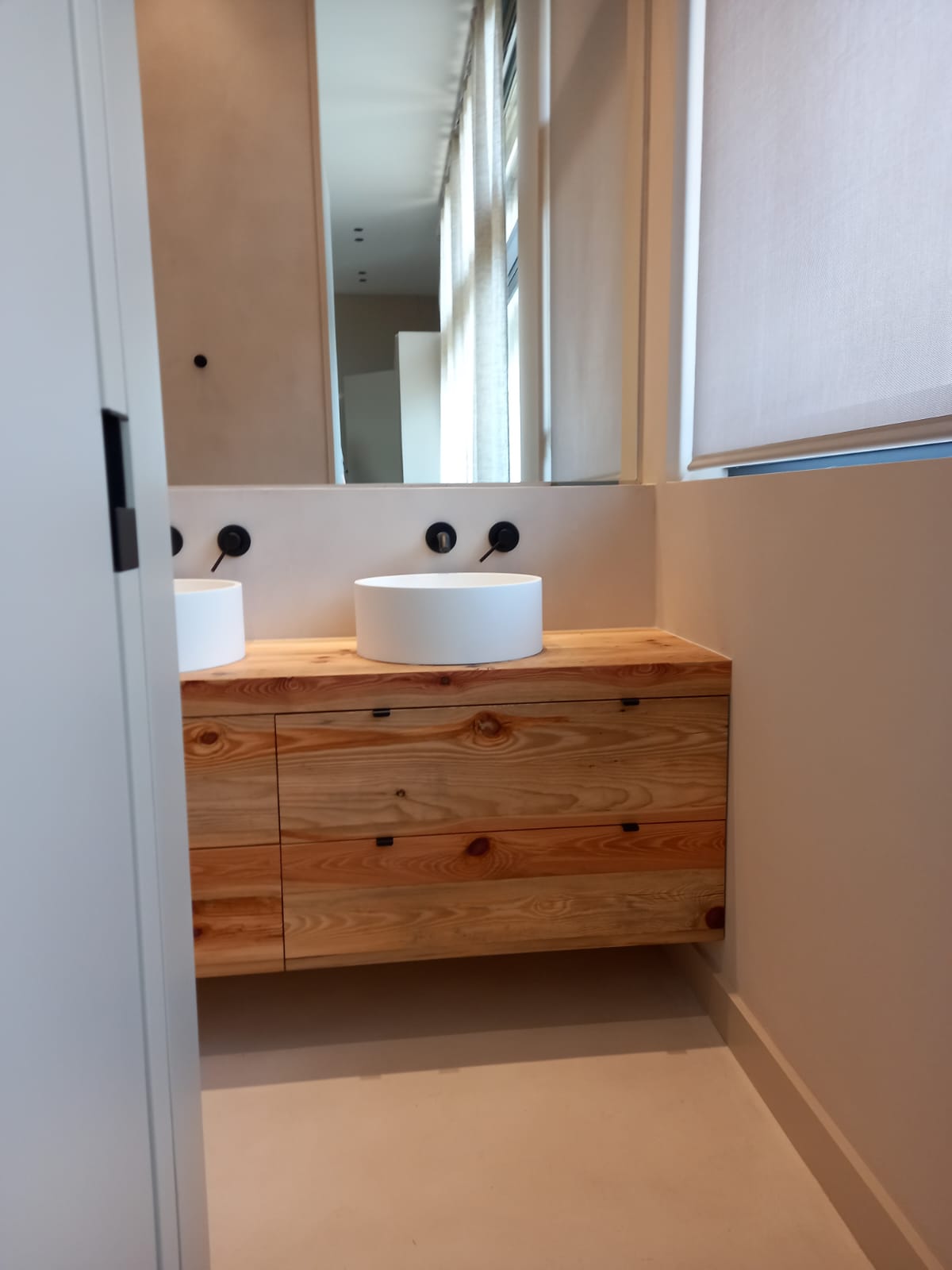 Mobles de fusta bany